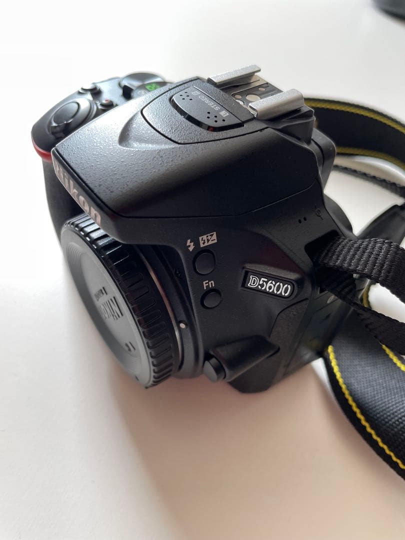 Nikon D5600 一眼レフカメラ