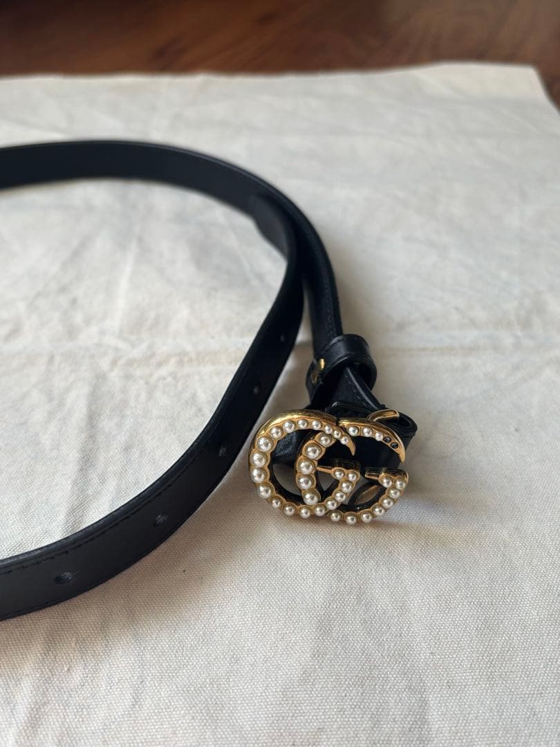 GUCCI パール付きブラックベルト
