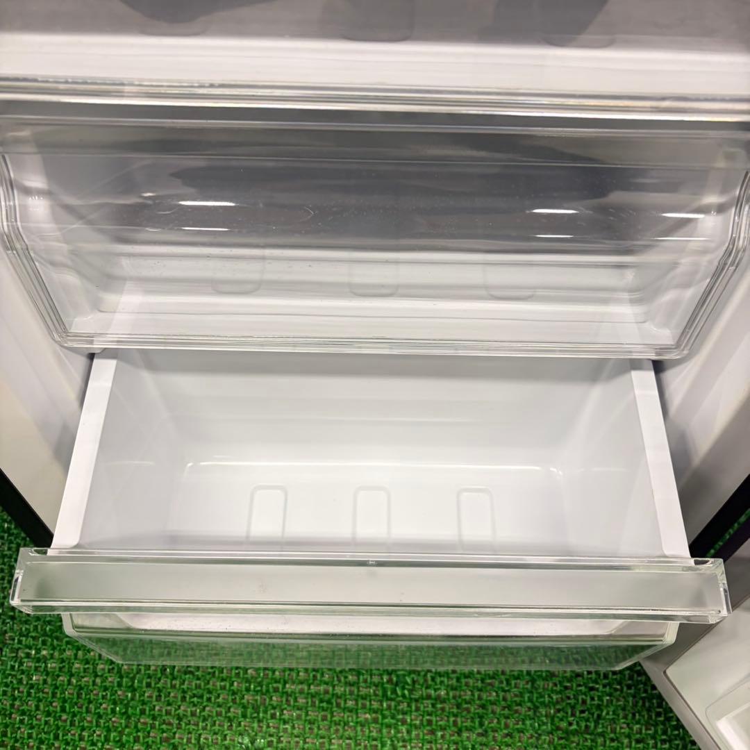 607 極美品　冷蔵庫　200L弱　一人暮らし　右開き　スリムデザイン　格安