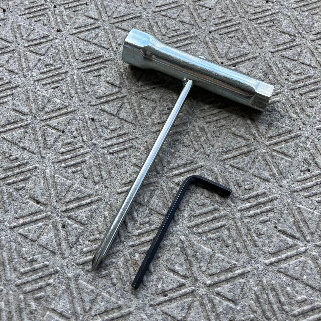 マキタ 充電式草刈機 MUR190SDWF