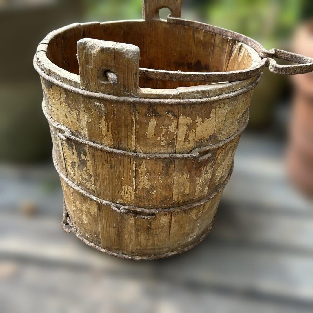 レア アンティーク 素朴な木製バケツ/井戸バケツ アイアン製ハンドルとタガ付き