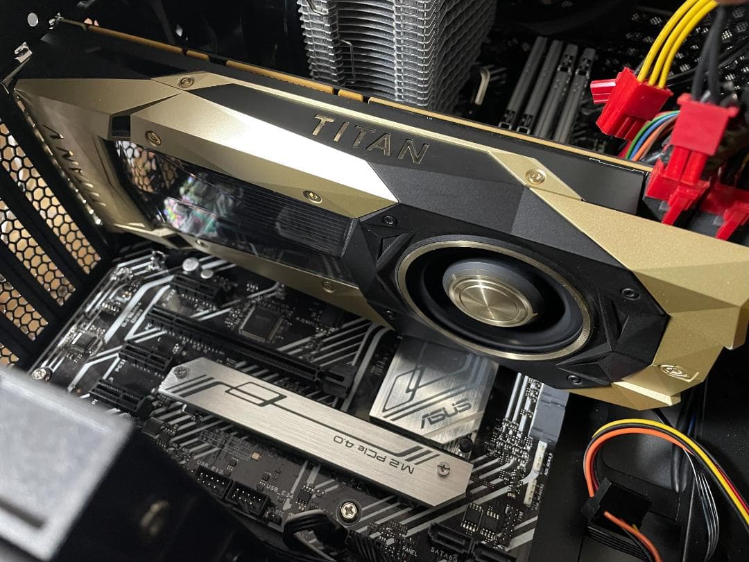 極美品TITAN V 12GB HBM2 (V100と同等コア )