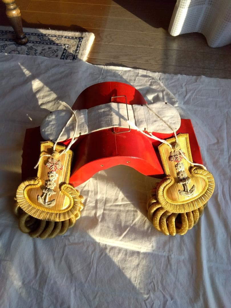 【レア中のレア】【ヴィンテージ】大礼帽と正肩章　海軍大佐　本物　ボロボロトランク