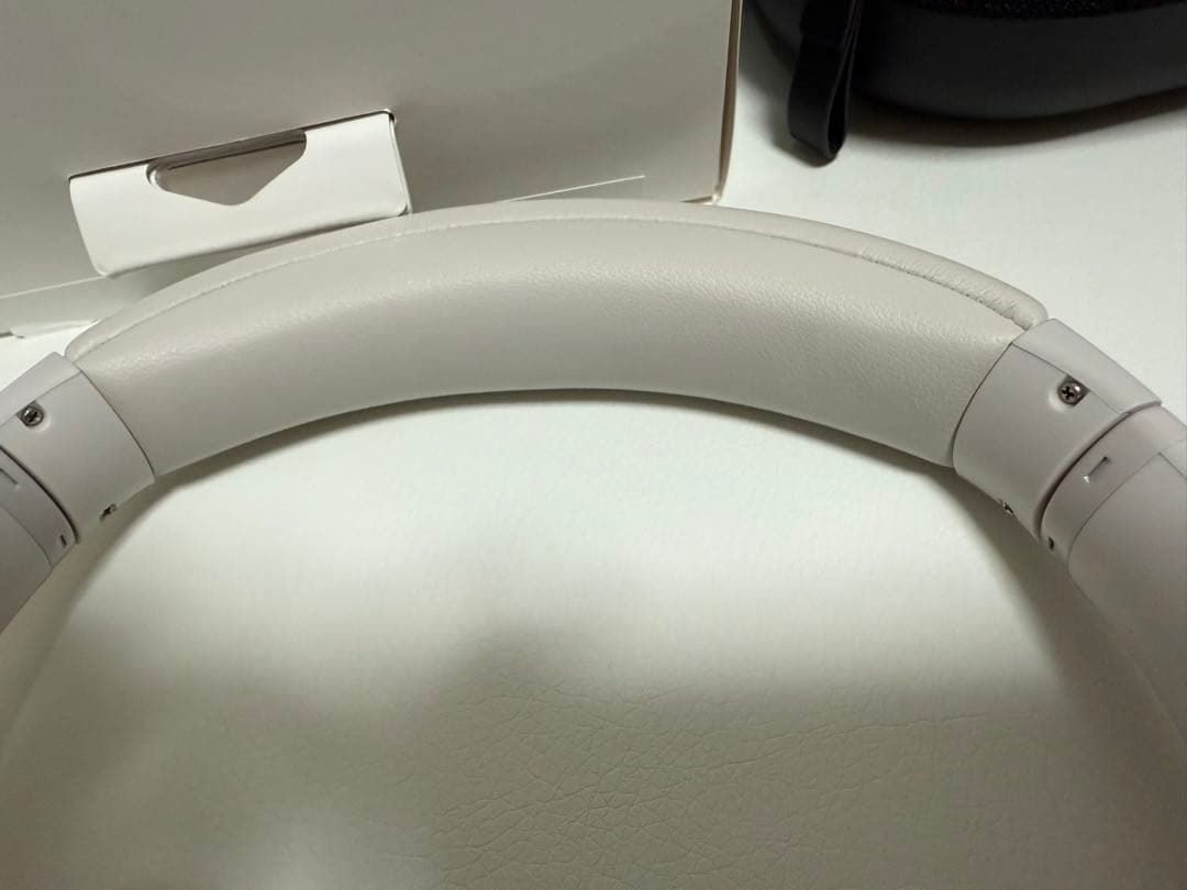 本日即決20000円★Bose QC Headphones ホワイトスネーク