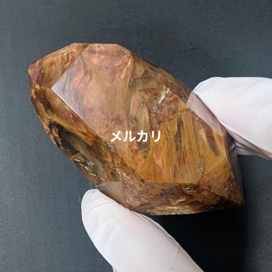 水晶の透明度抜群！アンフィボールインクォーツ