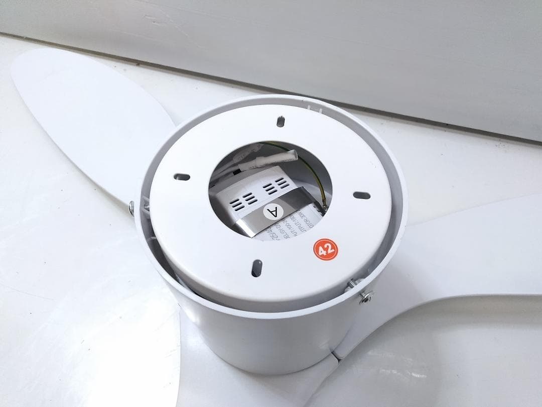 未使用 LEDシーリングファンライト Ra85 3枚 天井照明 リモコン付 △