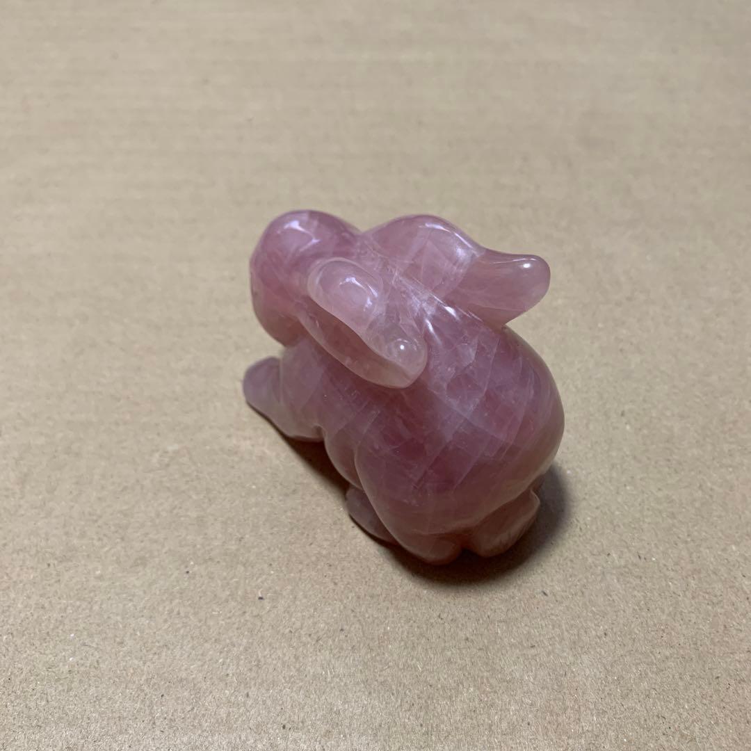 希少　ローズクォーツ　うさぎ　彫刻　置き物　恋愛