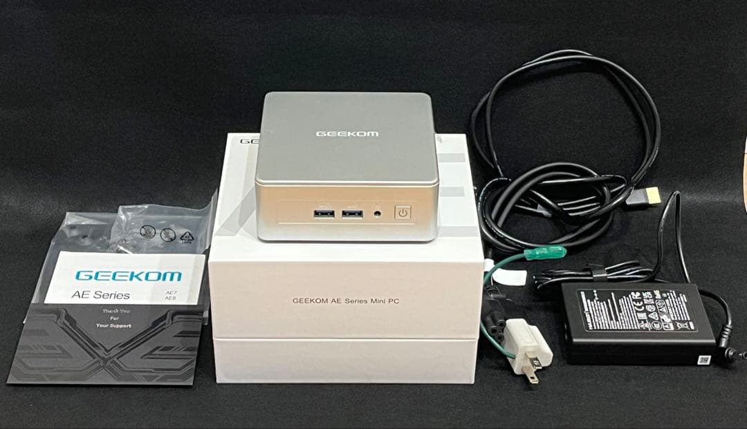 【極美品】GEEKOM AE7 Ryzen9 7940HS ミニPC