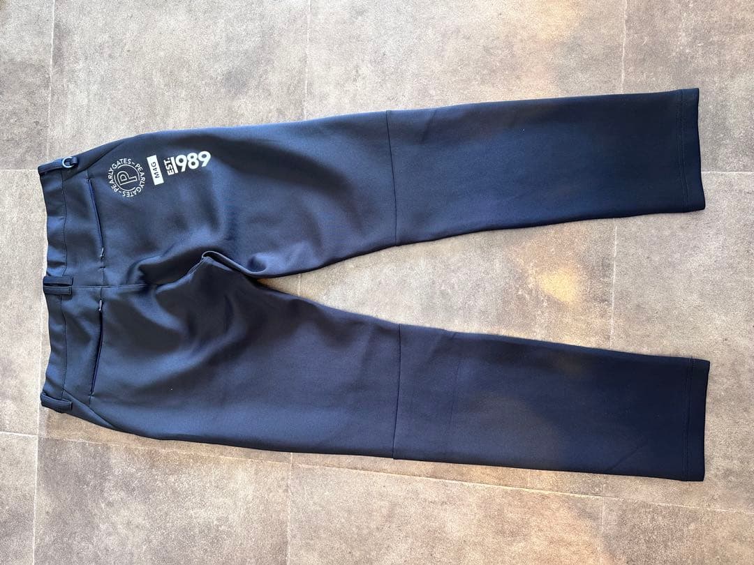 PGロゴ刺繍入りブラックパンツ