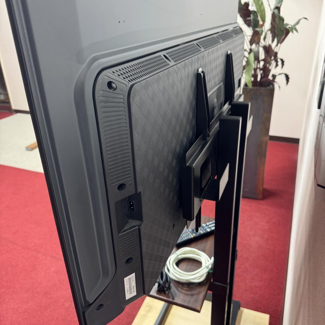 東京23区送料無料　超美品レグザ５０インチ　スタンド付きスマートテレビ