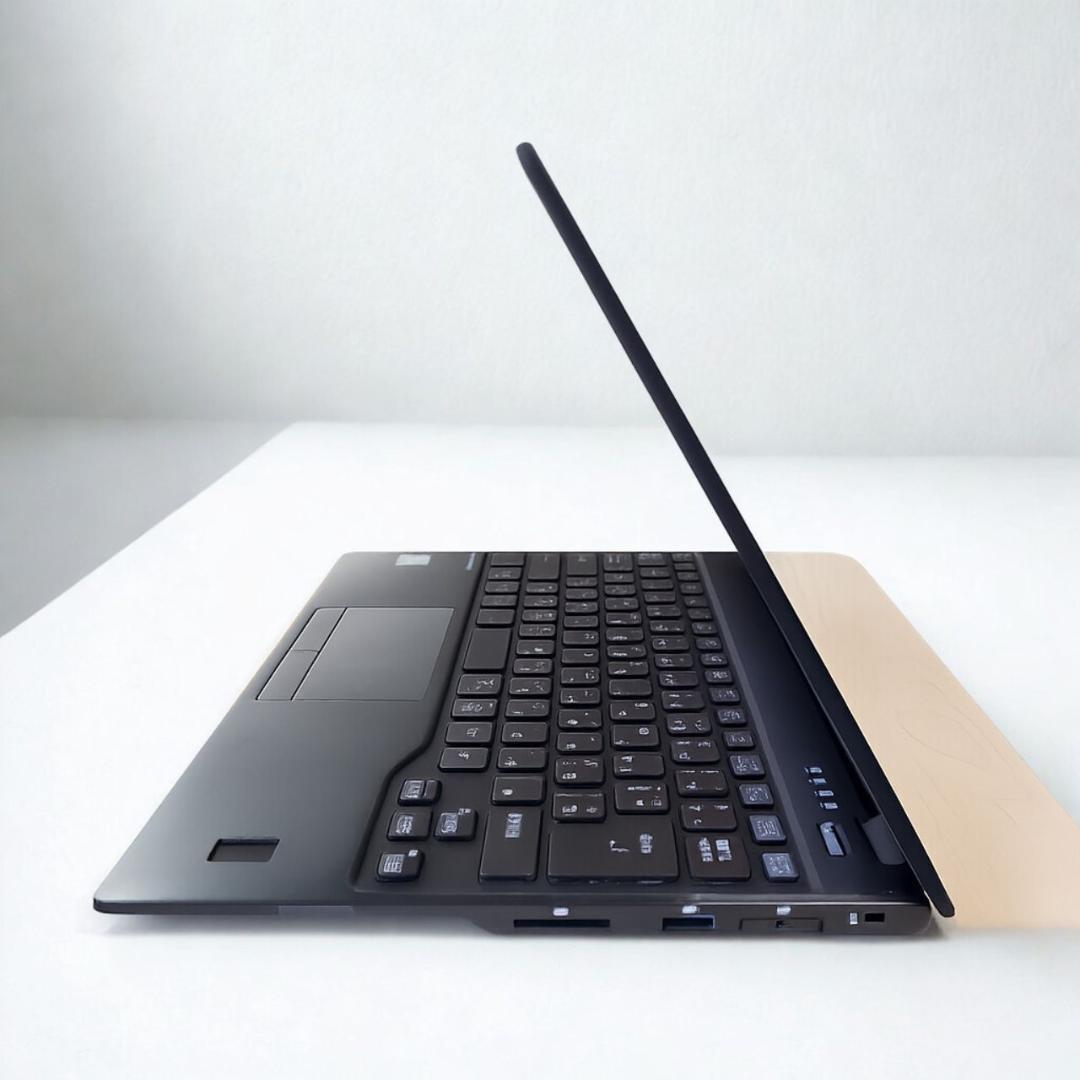 極薄軽量★富士通ノートパソコン 第8世代i5 8GB 256GB Win11搭載