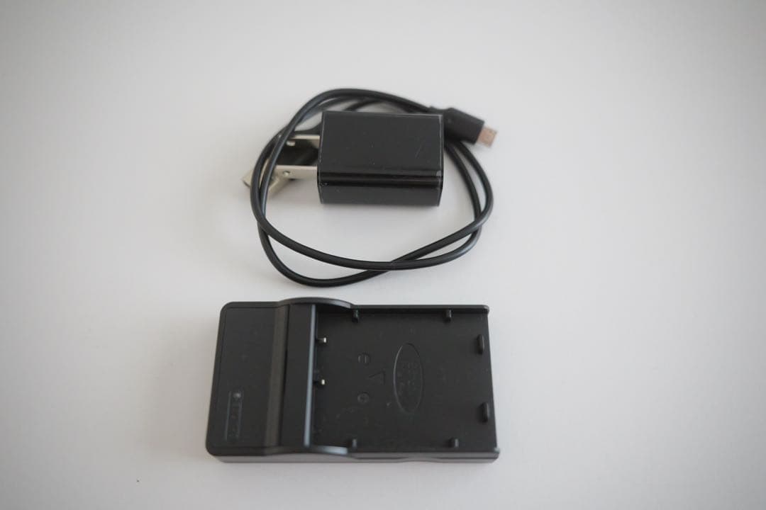 美品 fujifilm X100 オールドコンデジ　SDカード付　アクセサリ付