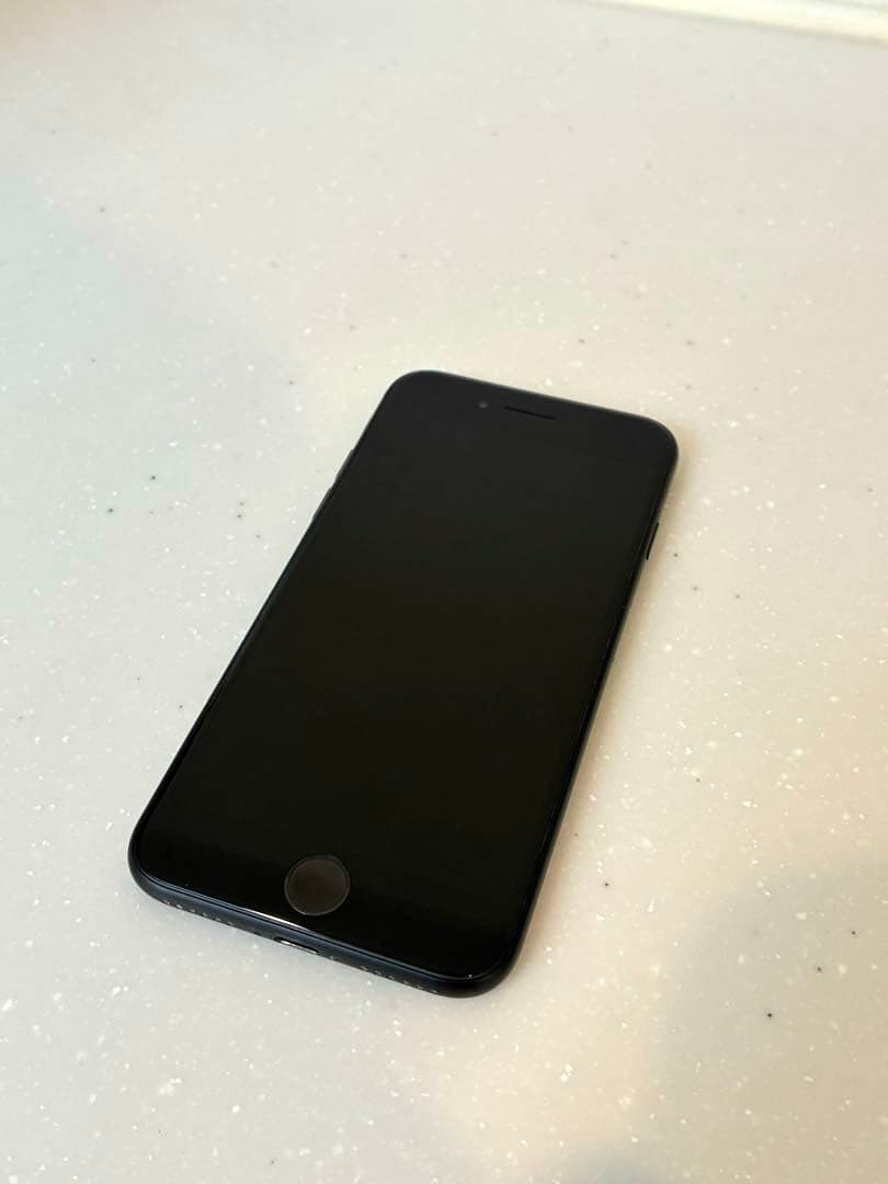 ちゃちゃまるさま専用Apple iPhone SE 第二世代　ブラック 本体