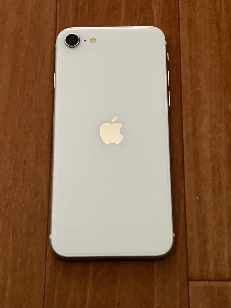 Apple iPhone SE第二世代　ホワイト 本体