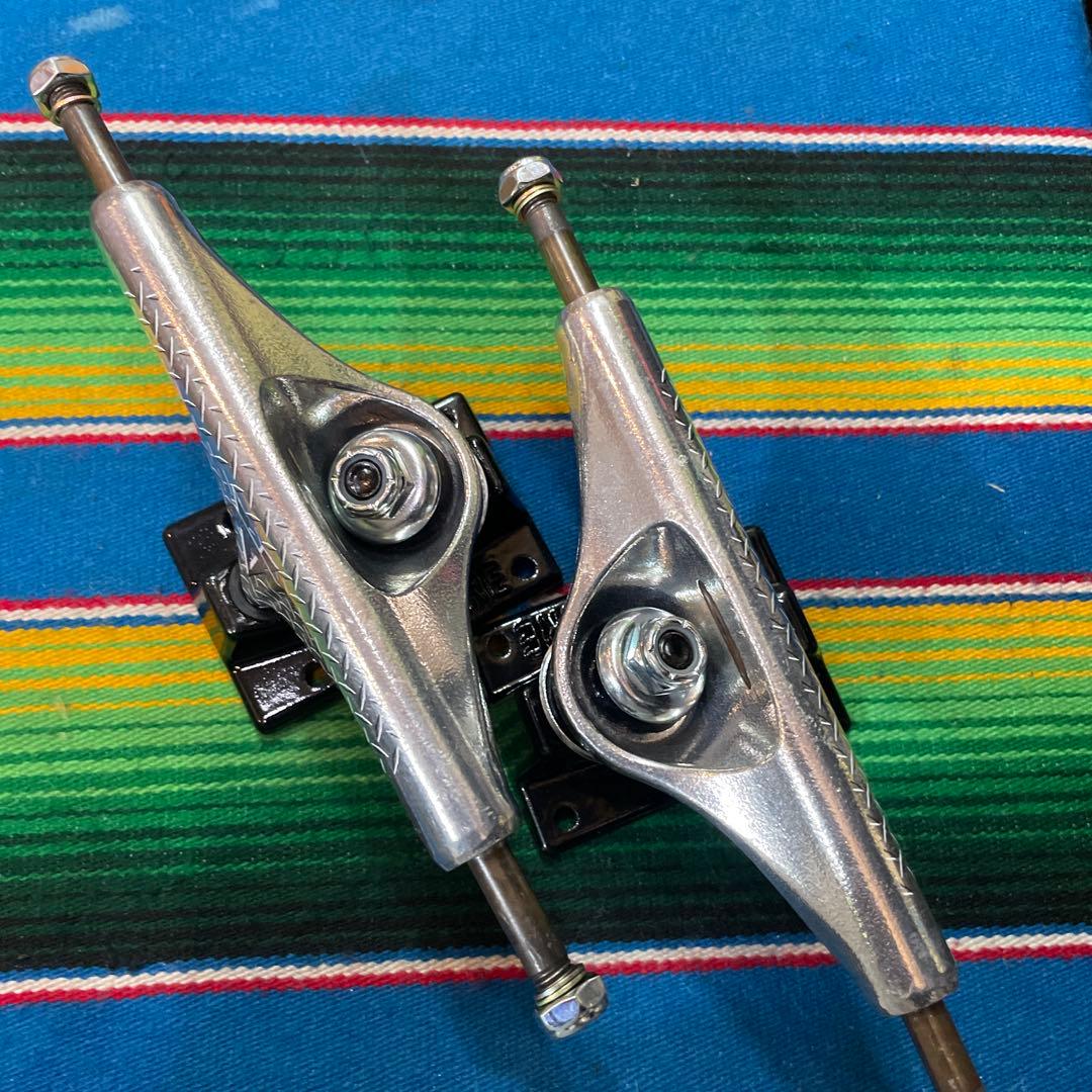 スケートボード トラック 5.6 インチ シルバー