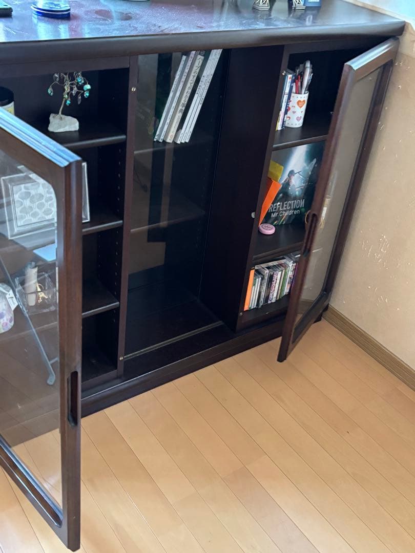【再値下げしました】本棚／キャビネット　左右可動式　ガラス扉
