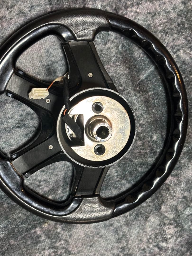 FABULOUS スポーツステアリングホイール