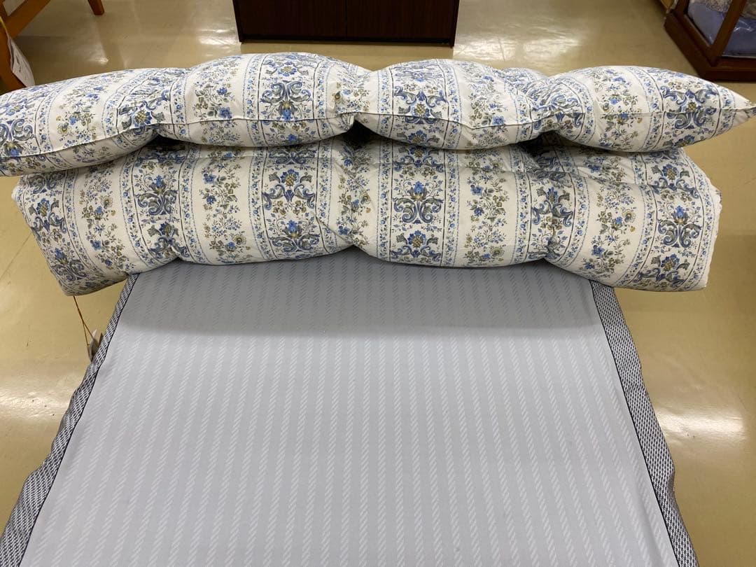 羽毛掛け布団・ホワイトダウン８５%・パワー３５０㎤/g以上・1,2kg・シングル