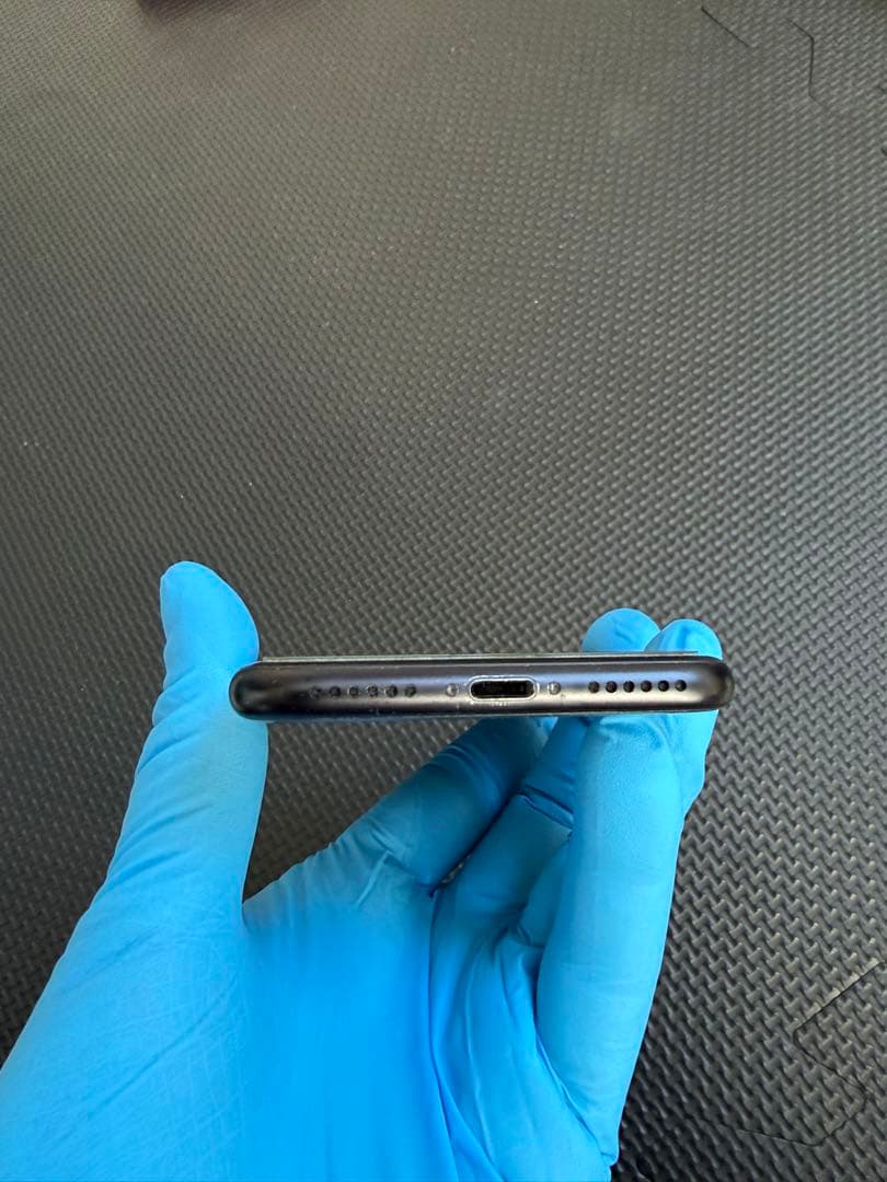 iPhone SE2 SIMロックなし