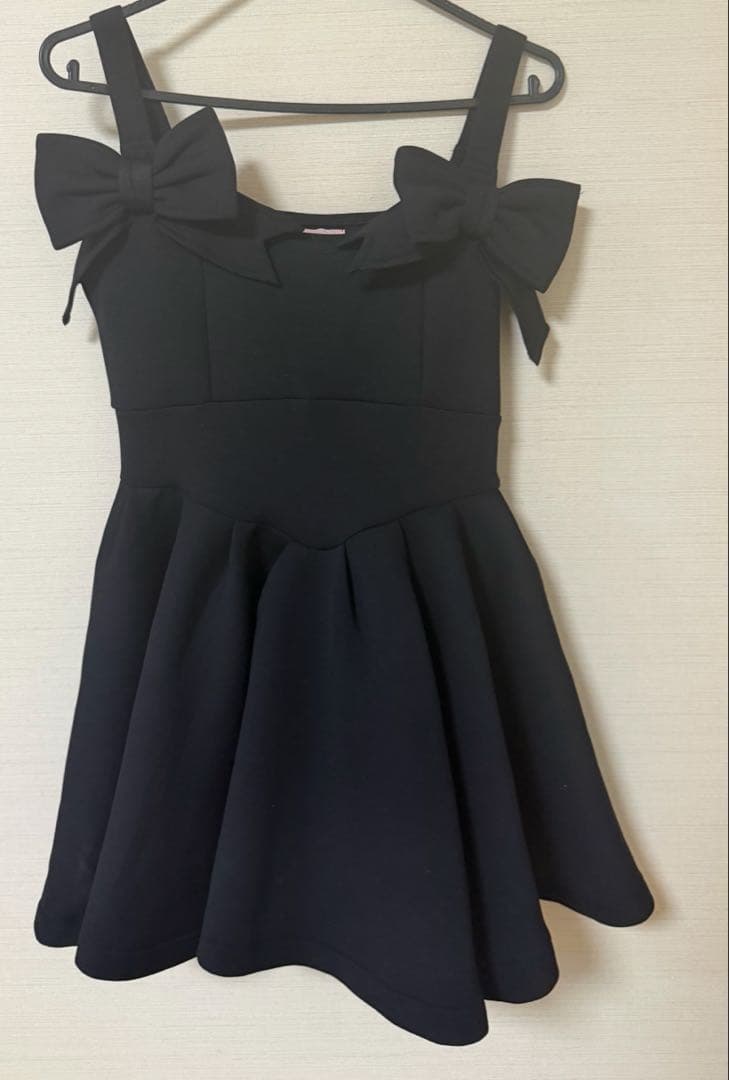 あ*様 ボンディングリボンワンピース　ブラック　lillilly