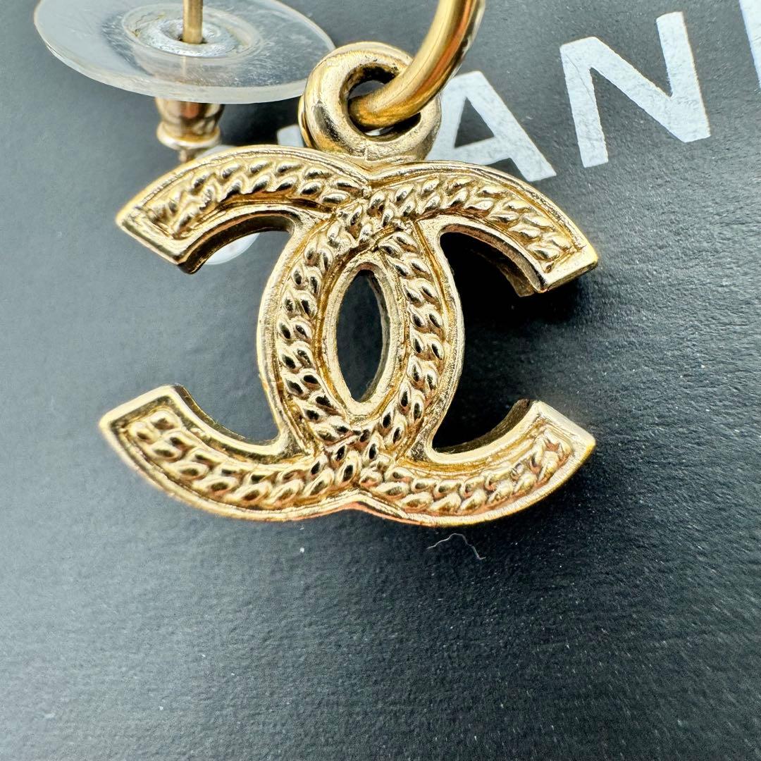 美品✨CHANEL ピアス　ココマーク　ゴールド　片耳　刻印