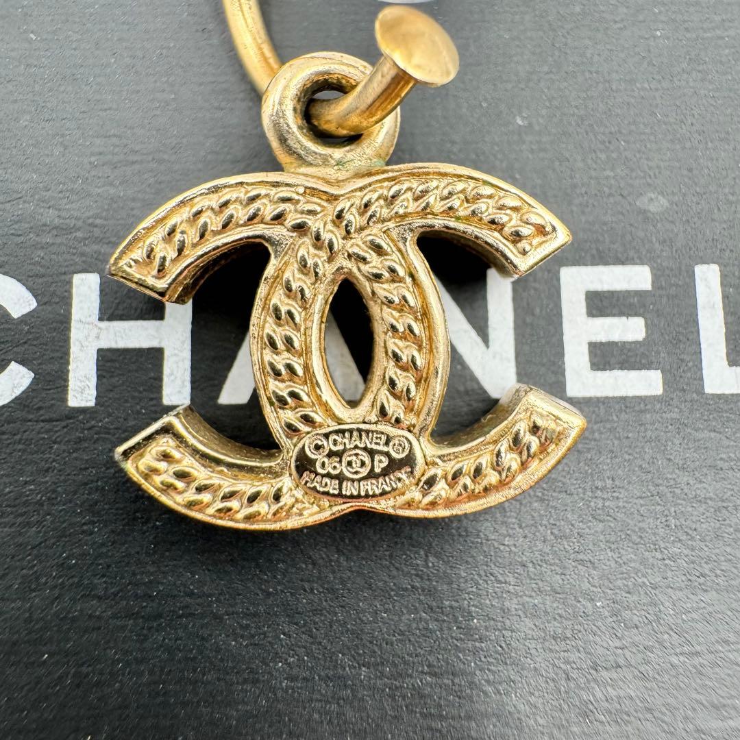 美品✨CHANEL ピアス　ココマーク　ゴールド　片耳　刻印