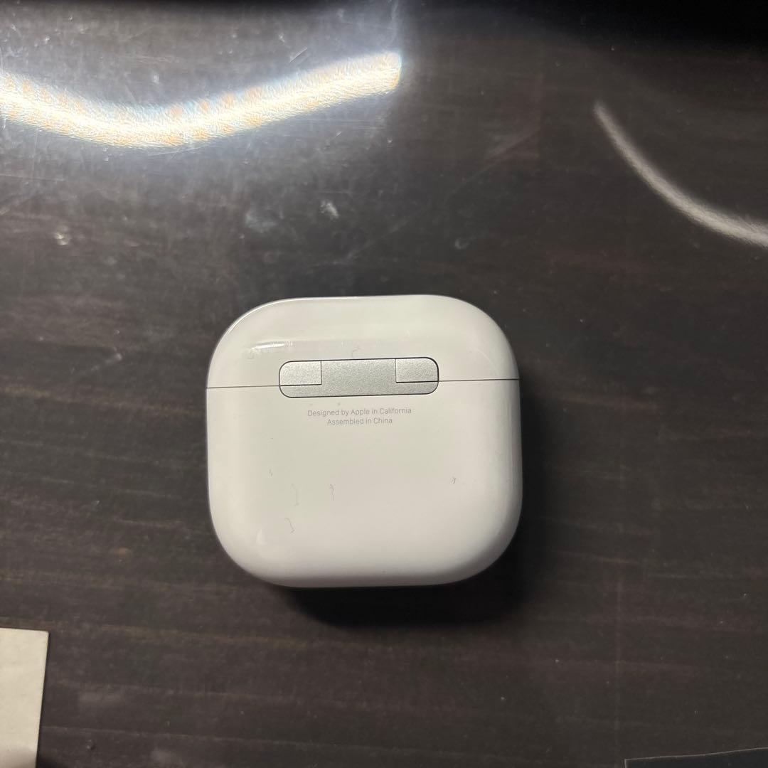 AirPods4アクティブノイズキャンセリング 充電ケース (イヤホン本体なし)