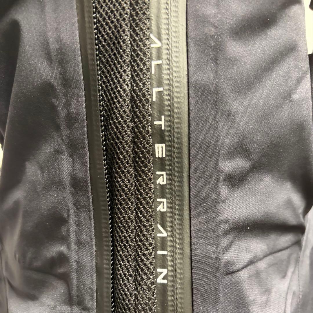 【美品】デサント オルテライン クレアス ハードシェルジャケット M ブラック