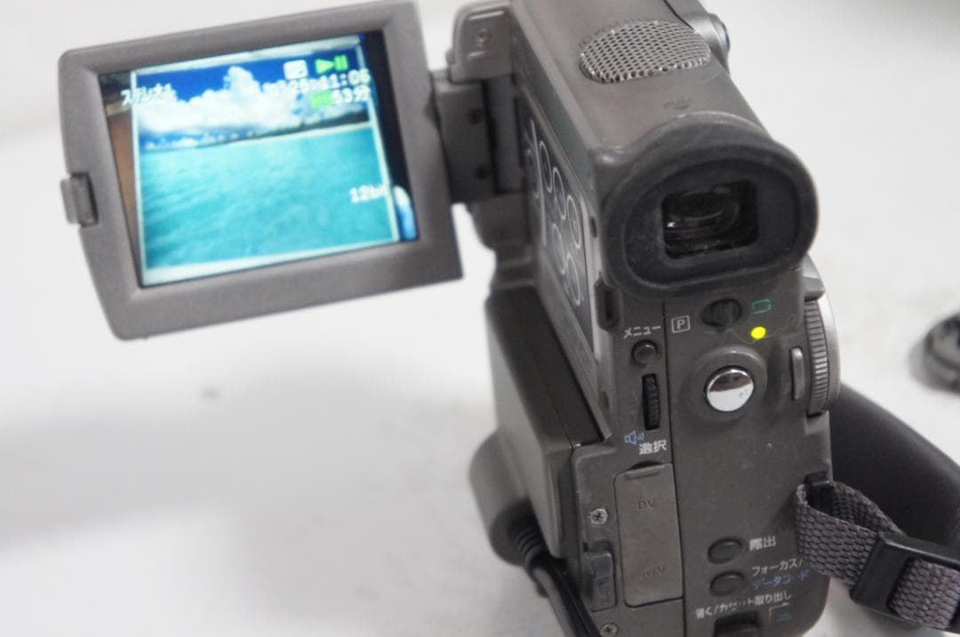 動作OK★DM PV2 Canon MiniDVビデオカメラ 222