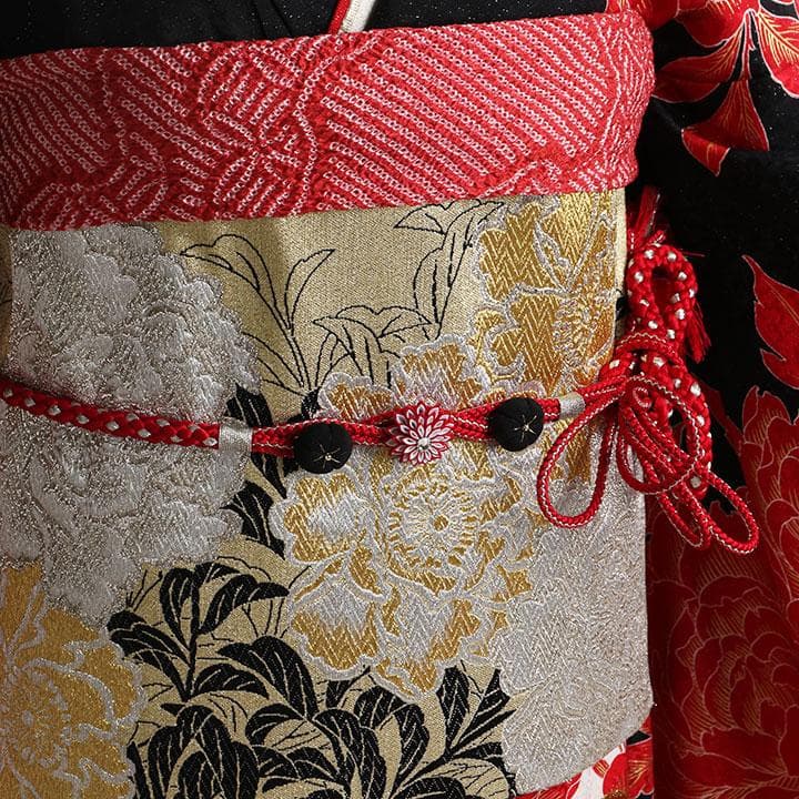 ◆正絹振袖7点セット◆黒地に赤の花柄＆白◆ご成人式　HK39123