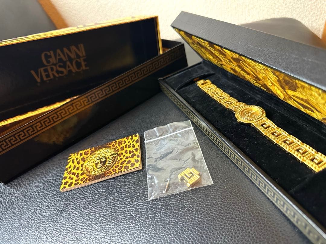 Gianni Versace 腕時計 メデューサ 【正規品】 付属品あり