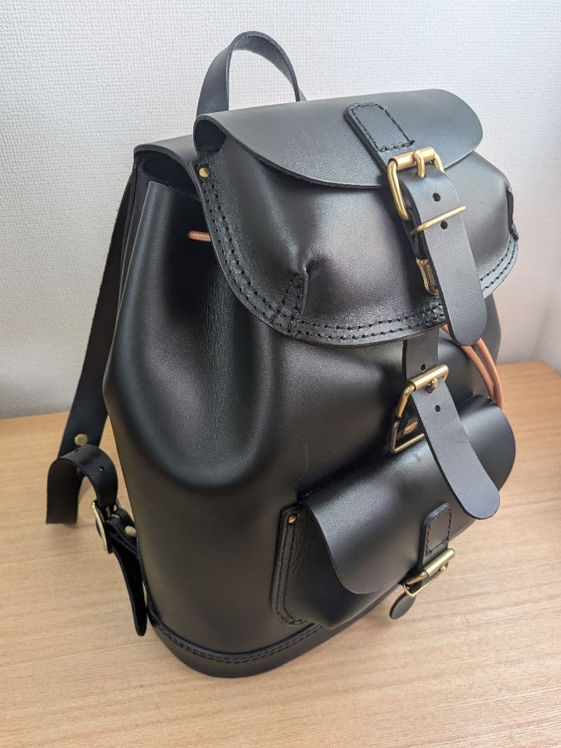 【美品】HERZ　迫力のWポケットリュック(R-9)　オールレザー　ヘルツ