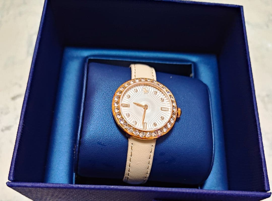 【新品、未使用、未開封】SWAROVSKI スワロフスキー 腕時計 ウォッチ