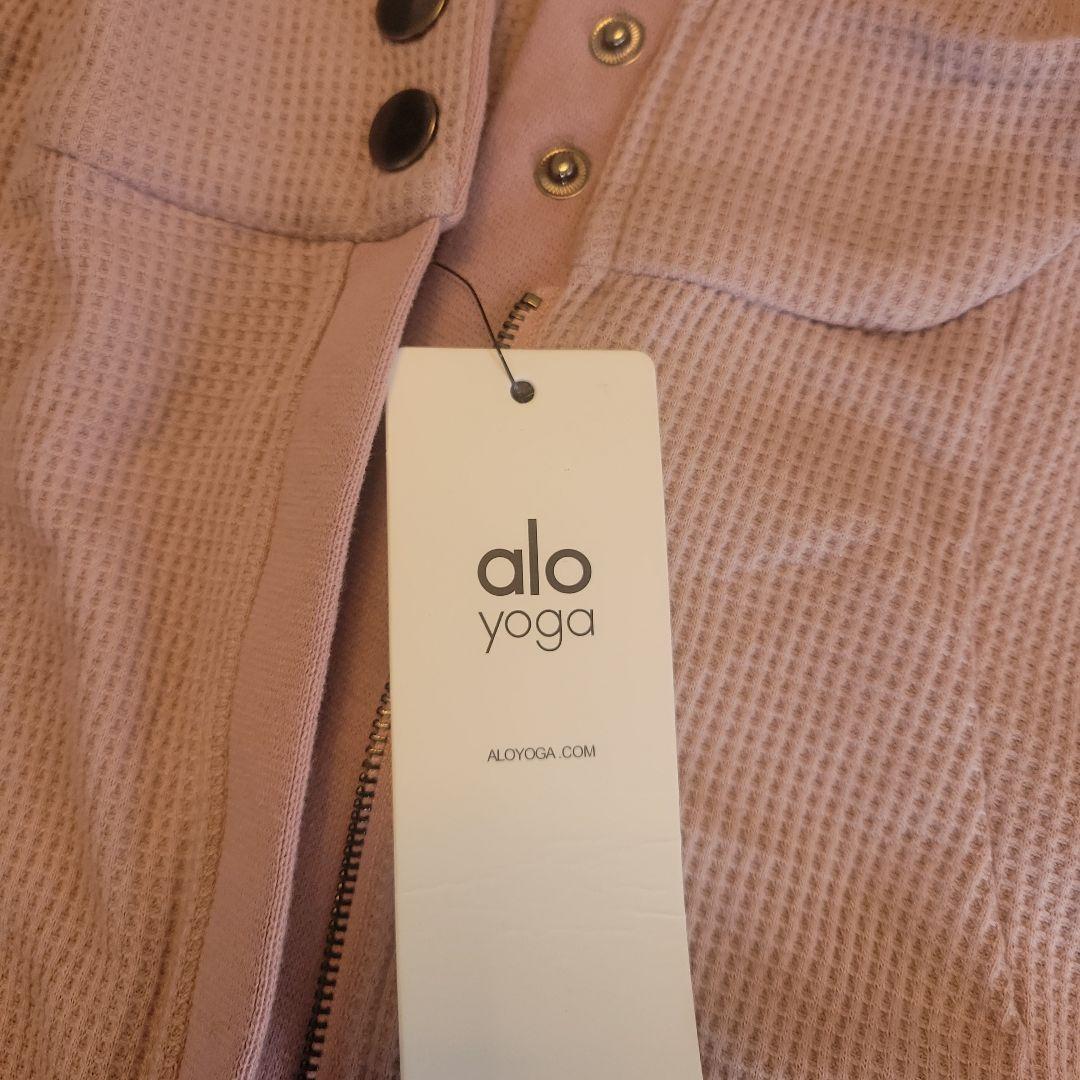 x052《alo》新品未使用フード付きパーカー