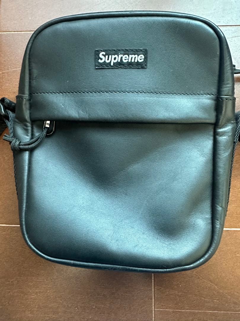 マ*君様 Supreme ブラック ショルダーバッグ