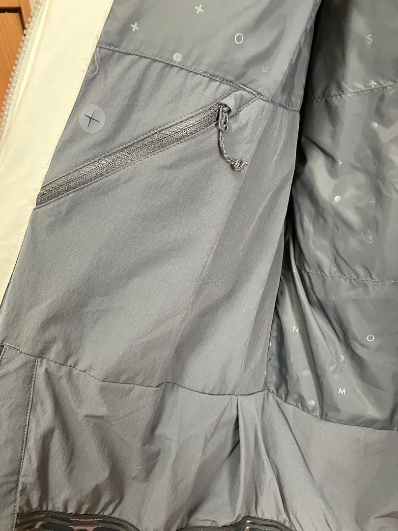 Salomon スキーウェア　ジャケット（レディース）