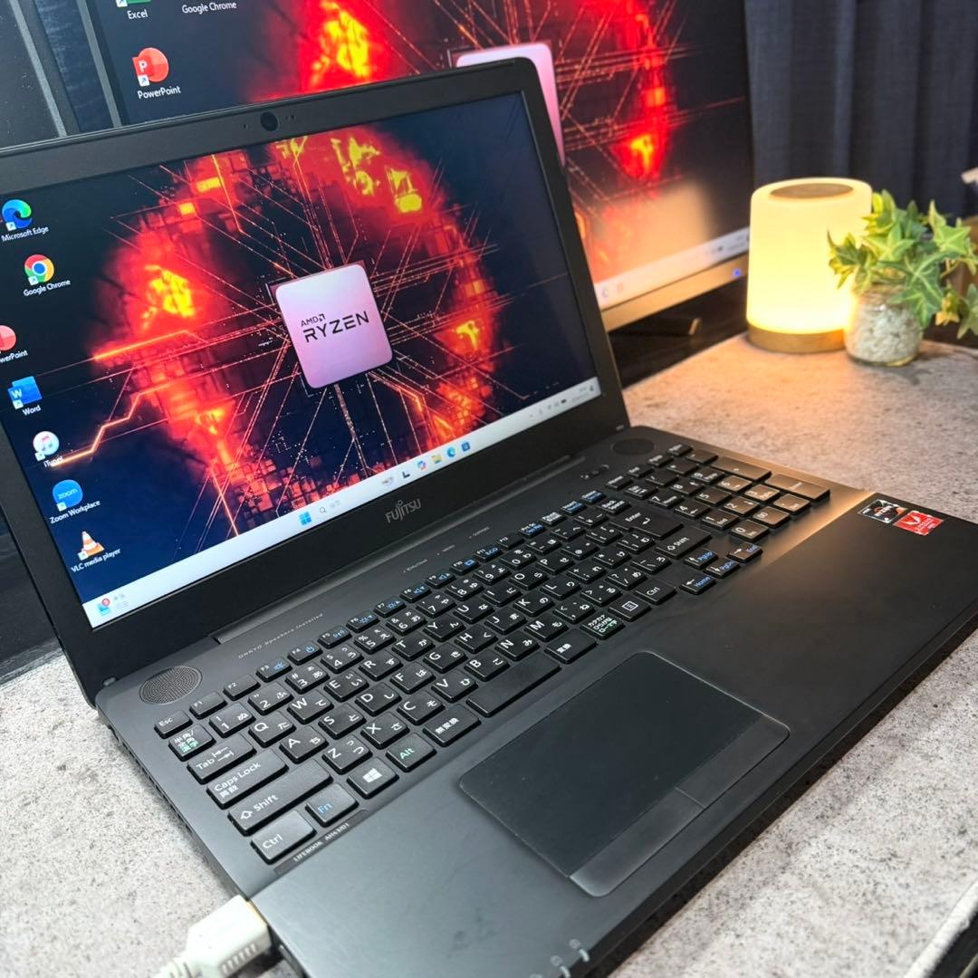 ノートパソコン 準美品 AMD Ryzen3 8GB 新品SSD256 DVD