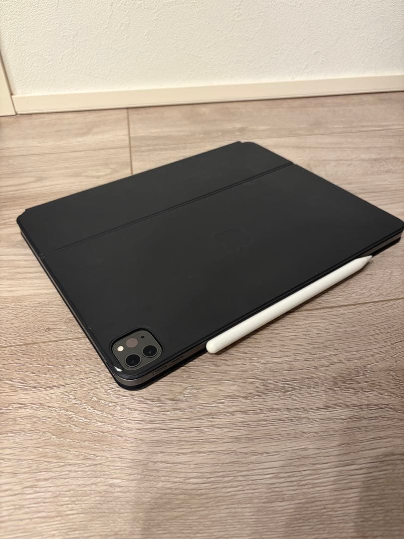 iPad Pro (第4世代) 12.9 + Magic Keyboard計4点