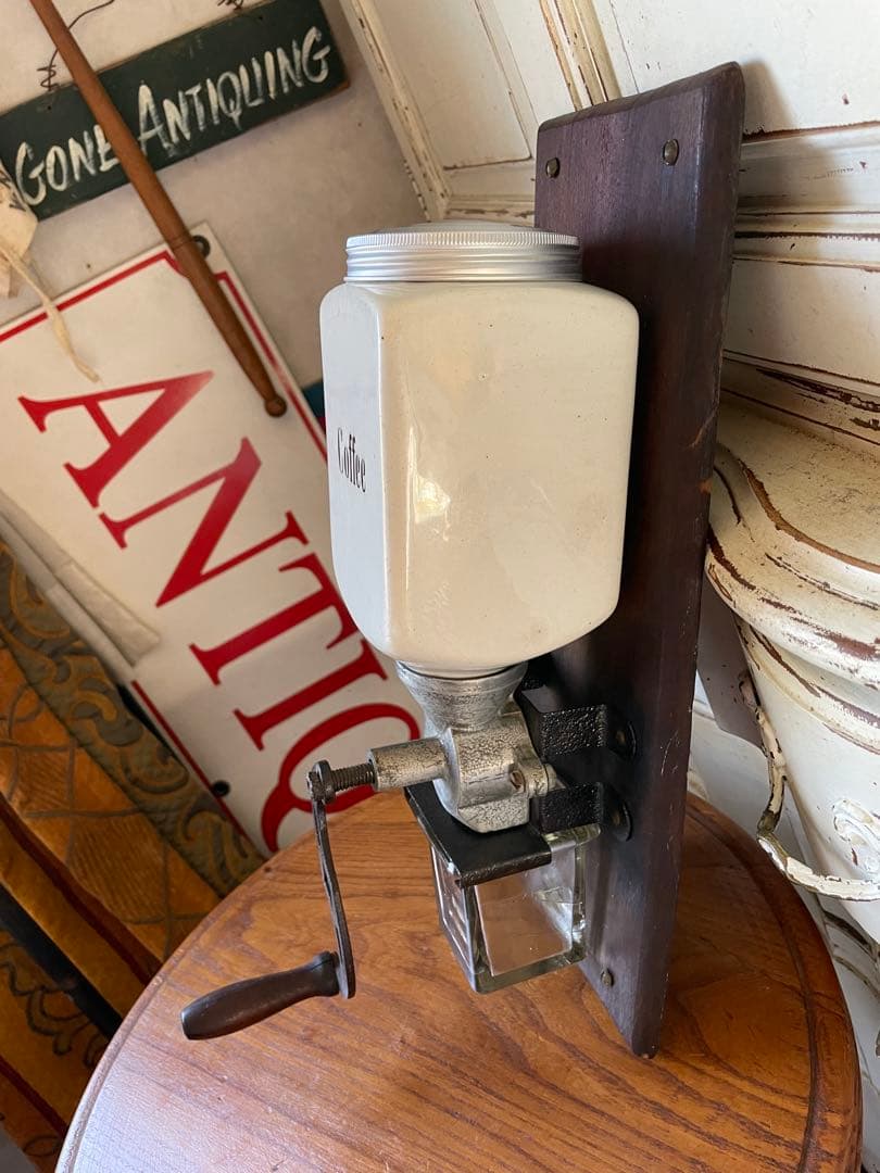 ミリカリアンティーク 壁掛け　コーヒーミル　グラインダー 陶器　ホワイト