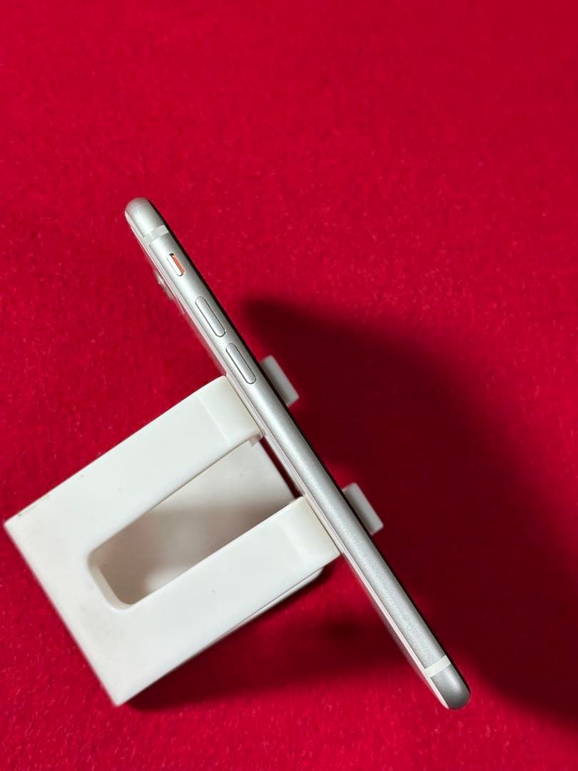 【9350】iPhone SE3第3世代スターライト 64GB simフリー