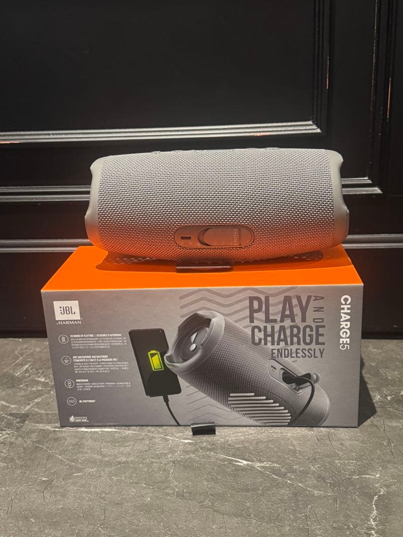 JBL Charge5 シルバー　新品購入後1度のみ美品　チャージ5 スピーカー