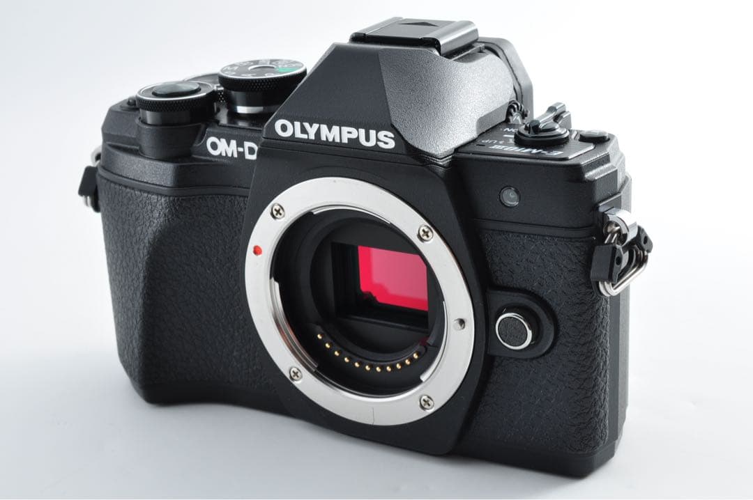 ■ほぼ新品■OLYMPUS OM-D E-M10 Mark III ダブルズーム