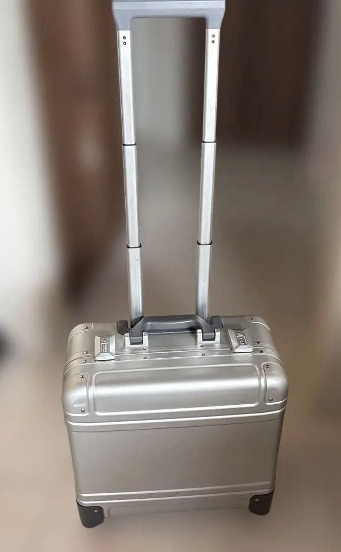 ゼロハリバートン　アルミキャリーケース