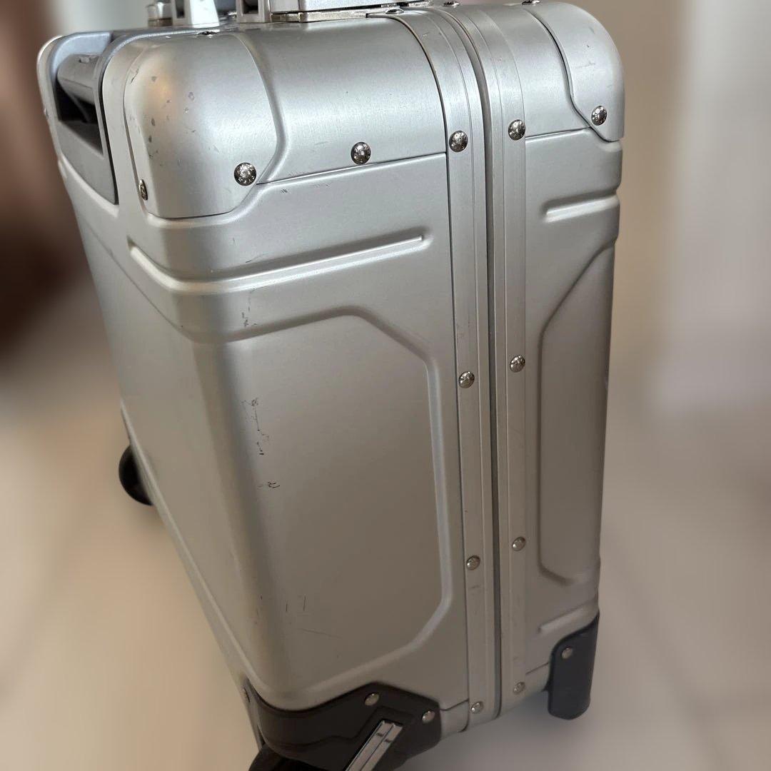 ゼロハリバートン　アルミキャリーケース