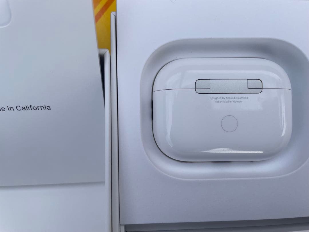 Apple AirPods Pro 第二世代　本体 充電ケース付き