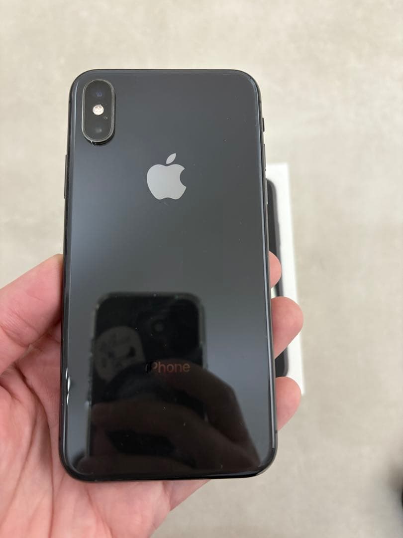 iPhone XS 256GB スペースグレー SIMフリー 美品/画面保護付