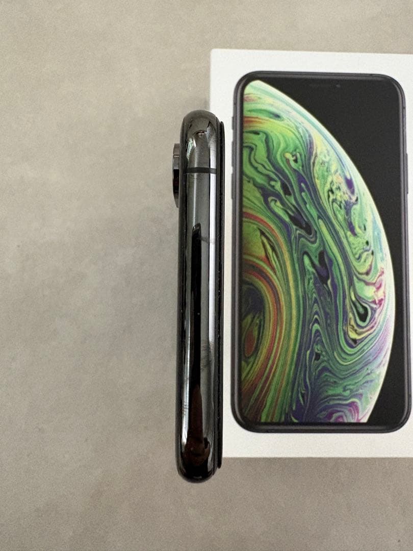 iPhone XS 256GB スペースグレー SIMフリー 美品/画面保護付