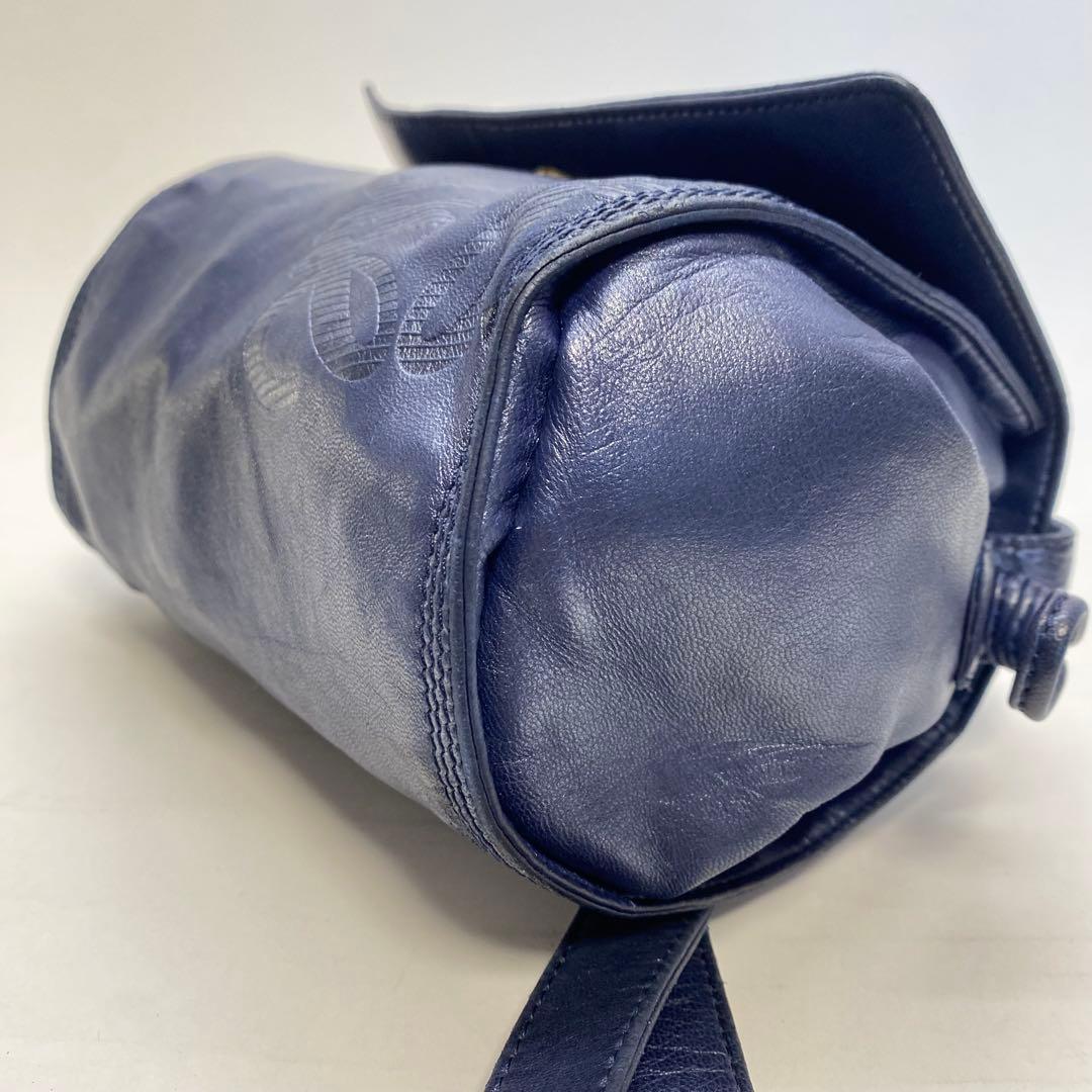 ロエベ ネイビー ナッパレザーショルダーバッグ アナグラム メタリック
