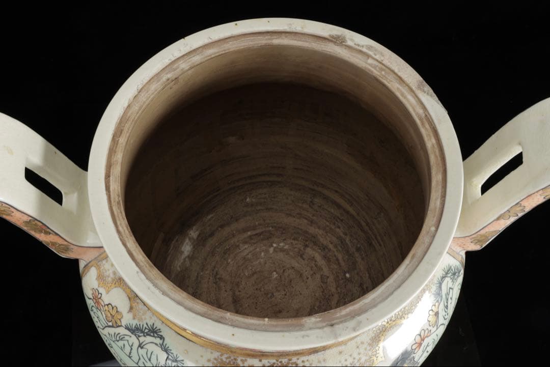 薩摩焼 丸十字家紋 金襴手色絵金彩 武者人物図 獅子摘 三足香炉 特大62cm