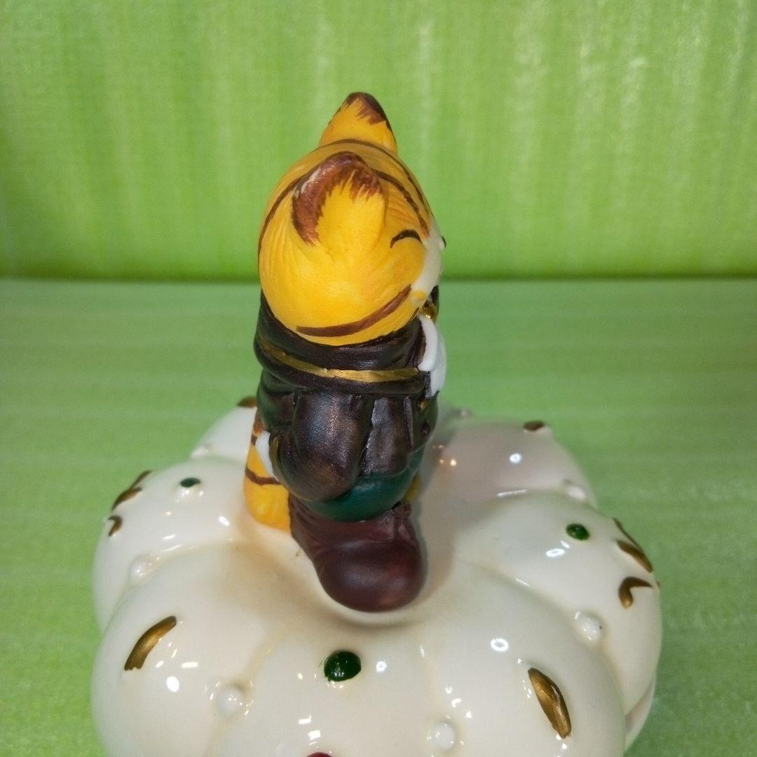 猫のフィギュア付きオルゴール　曲名:トイランド　小物入れ　陶器製？　レトロ